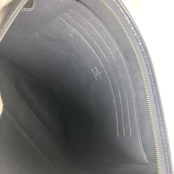 LOUIS VUITTON White Monogram Leather Pouch - Picture 15 of 15